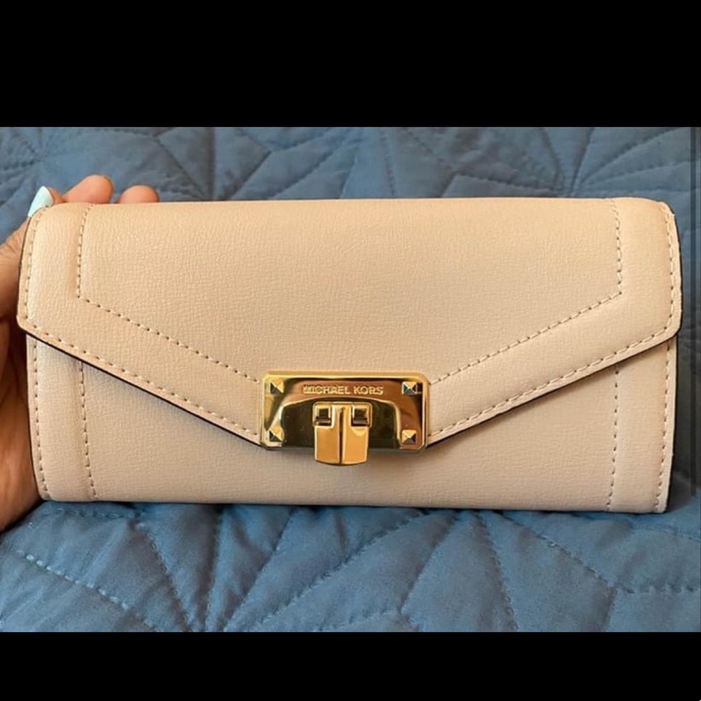 Blush Pink Michael Kors Wallet